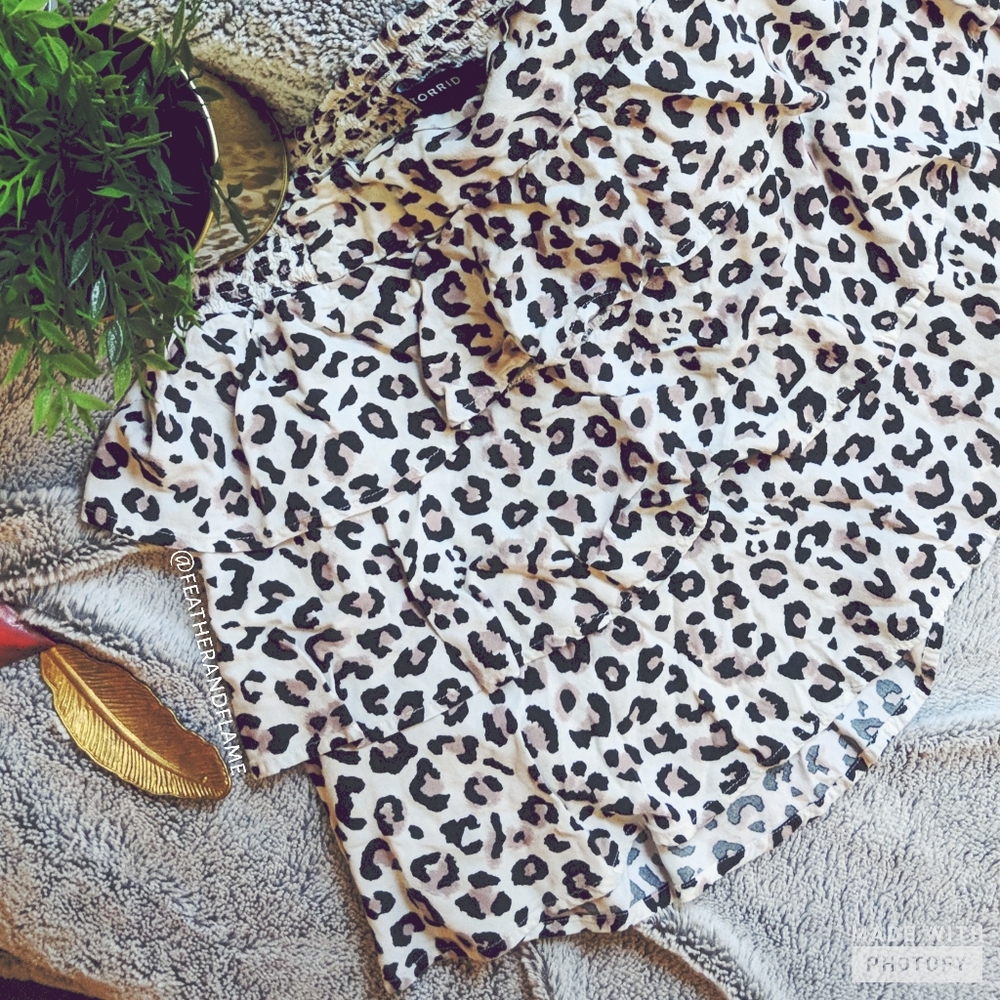 SALE | Torrid leopard print tiered mini skirt